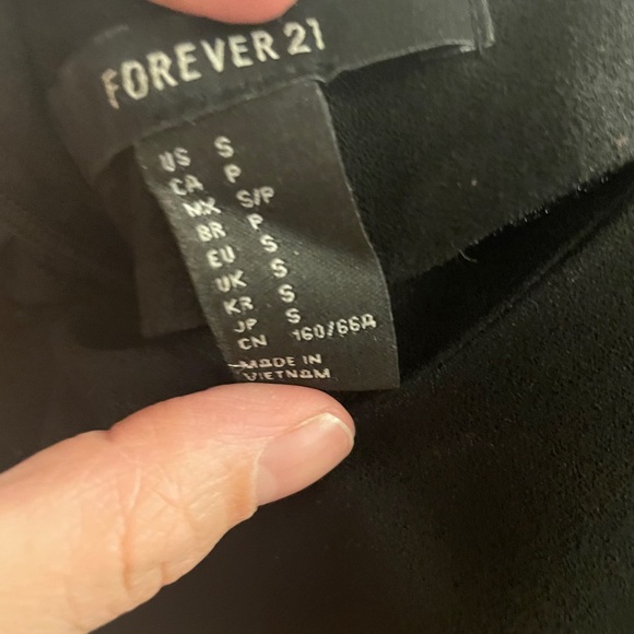 Black forever 21 jumpsuit - Picture 3 of 4